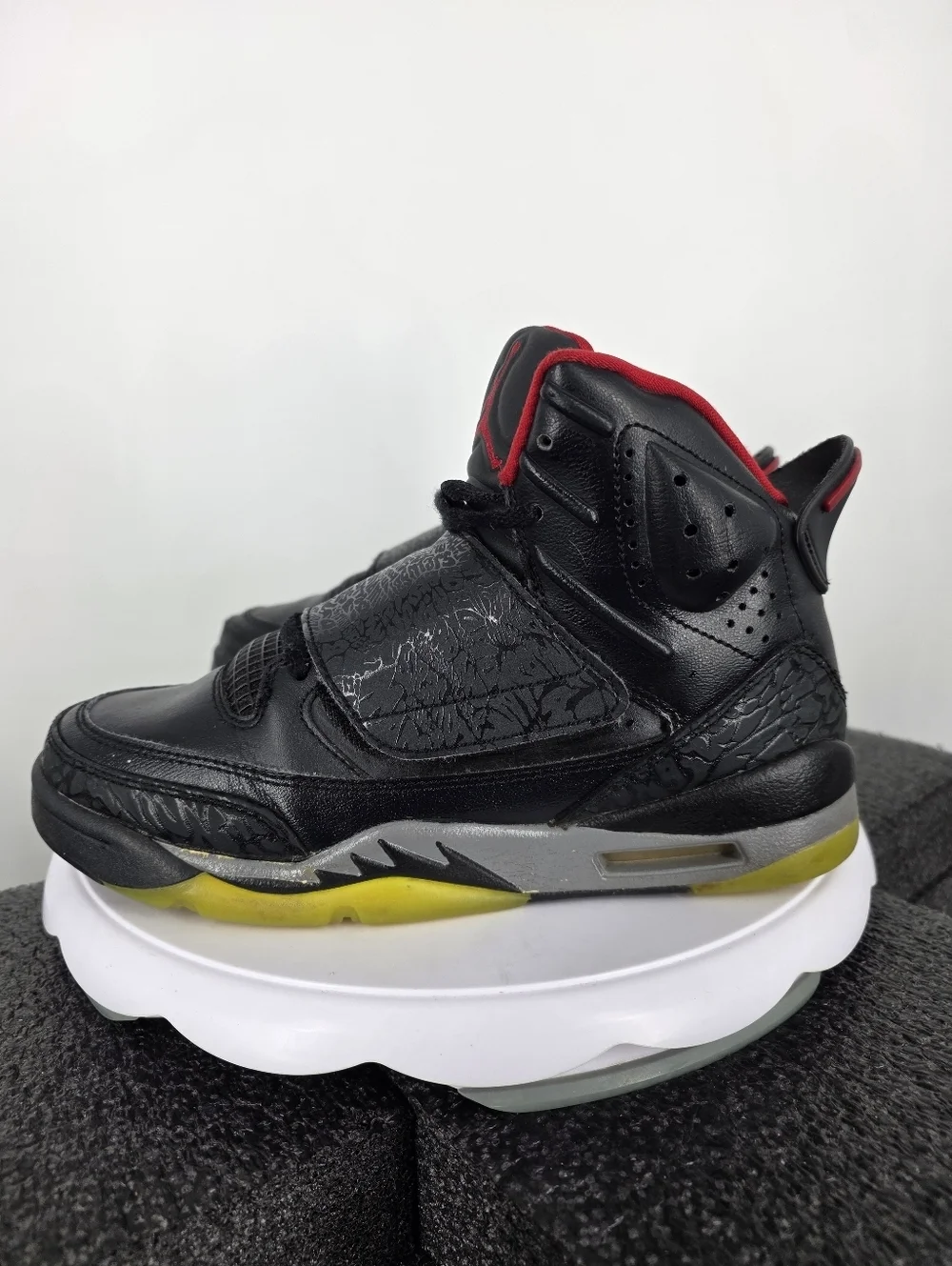 Jordan Son of Mars Bred 2015 GS 5Y 6.5W Black Gym Red 512246-006 Glow Outsole